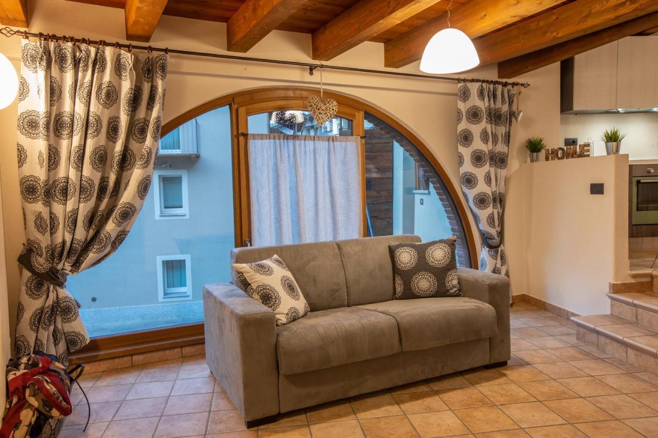 L'Atelier Du Temps - Les Greniers Appartements Aosta Luaran gambar