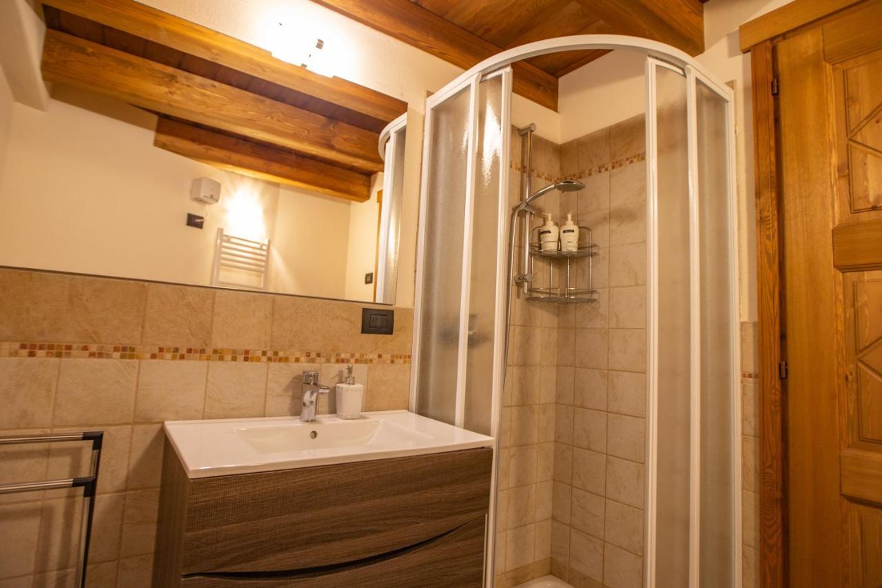 L'Atelier Du Temps - Les Greniers Appartements Aosta Luaran gambar