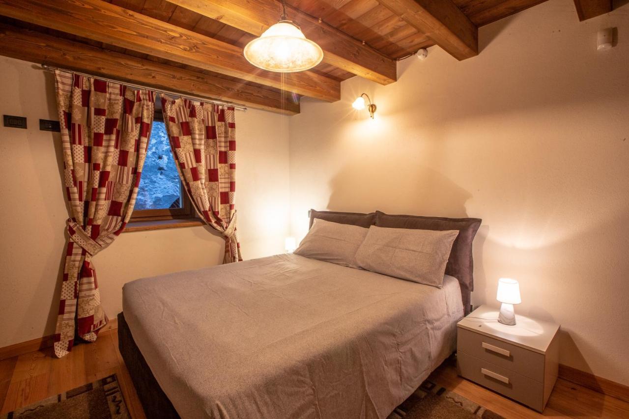 L'Atelier Du Temps - Les Greniers Appartements Aosta Luaran gambar