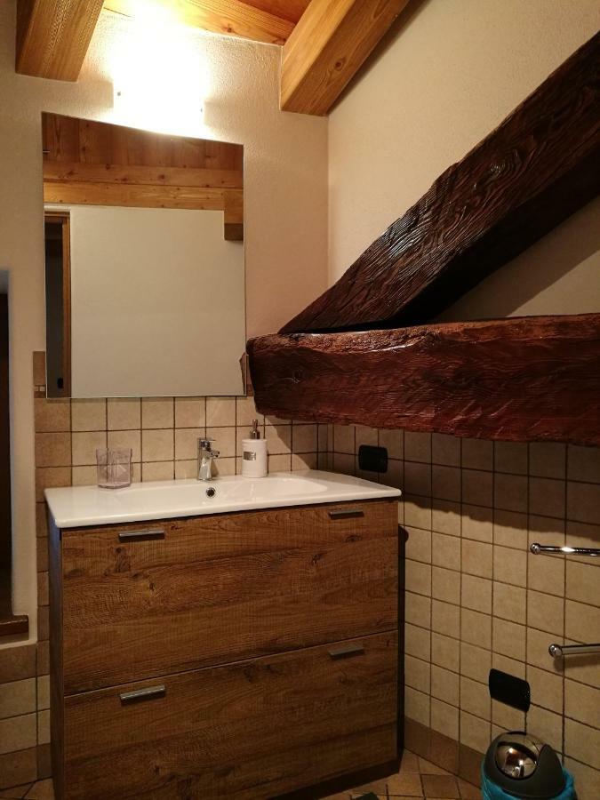 L'Atelier Du Temps - Les Greniers Appartements Aosta Luaran gambar