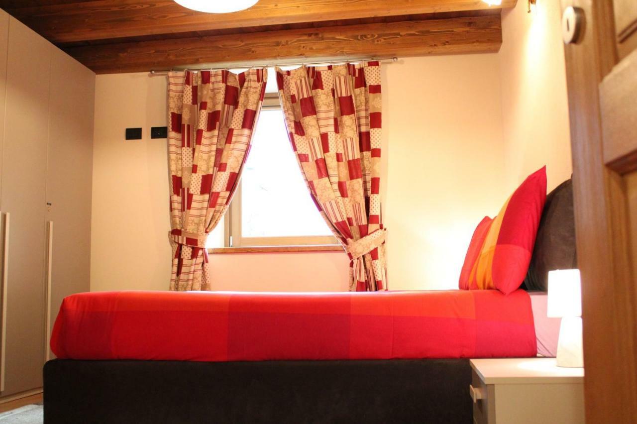 L'Atelier Du Temps - Les Greniers Appartements Aosta Luaran gambar